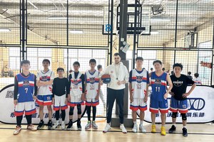 青少年学生篮球训练营秦屿